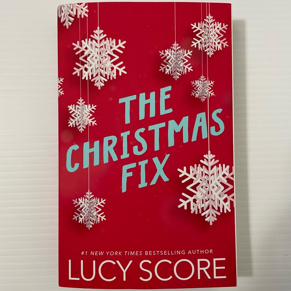 The Christmas Fix by Lucy Score paperback fiction novel book